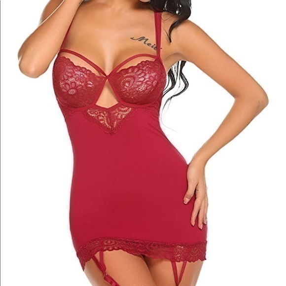 Red Lingerie Set - Picture 1 of 3